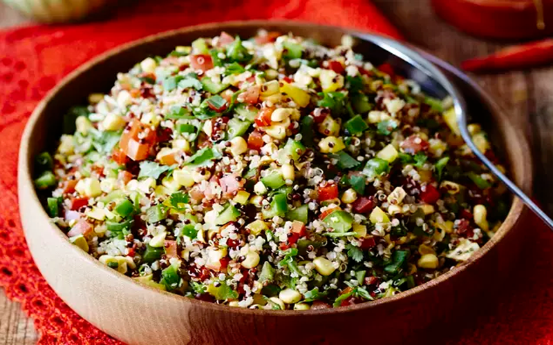 kinoalı brüksel salatası tarifi, kinoalı brüksel salatası hangi yöreni, kinoalı brüksel salatası malzemeleri